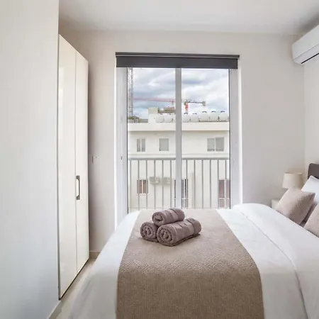Bnbnova - 2br Penthouse St Julian's - Sea Views & Terrace * San Ġiljan